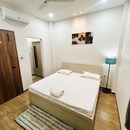 Shree Stay Inn Luxe' Holiday Home 우자인 외부 사진