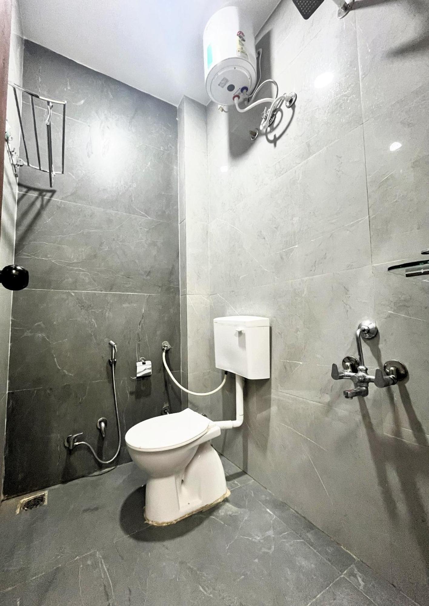 Shree Stay Inn Luxe' Holiday Home 우자인 외부 사진